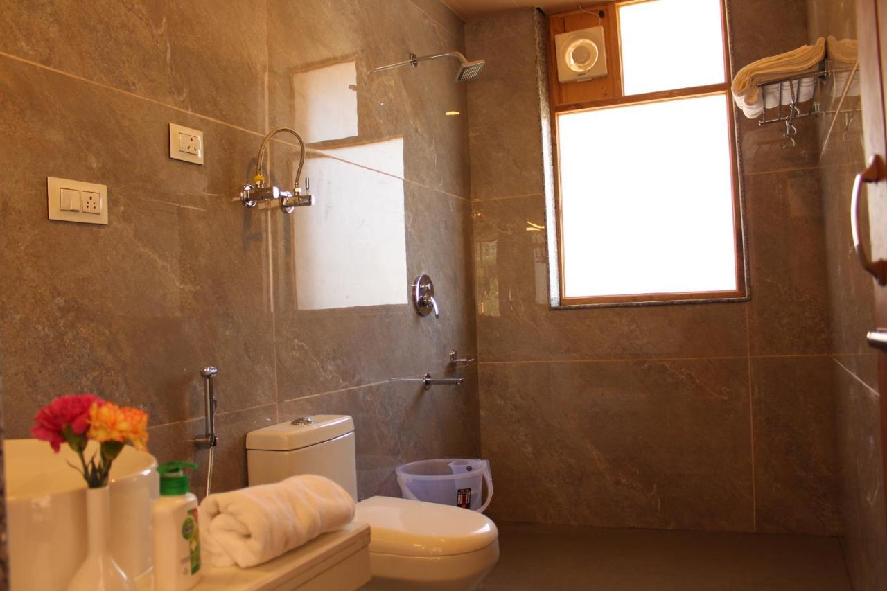 Hôtel Vaibhav Regency à Manāli Extérieur photo