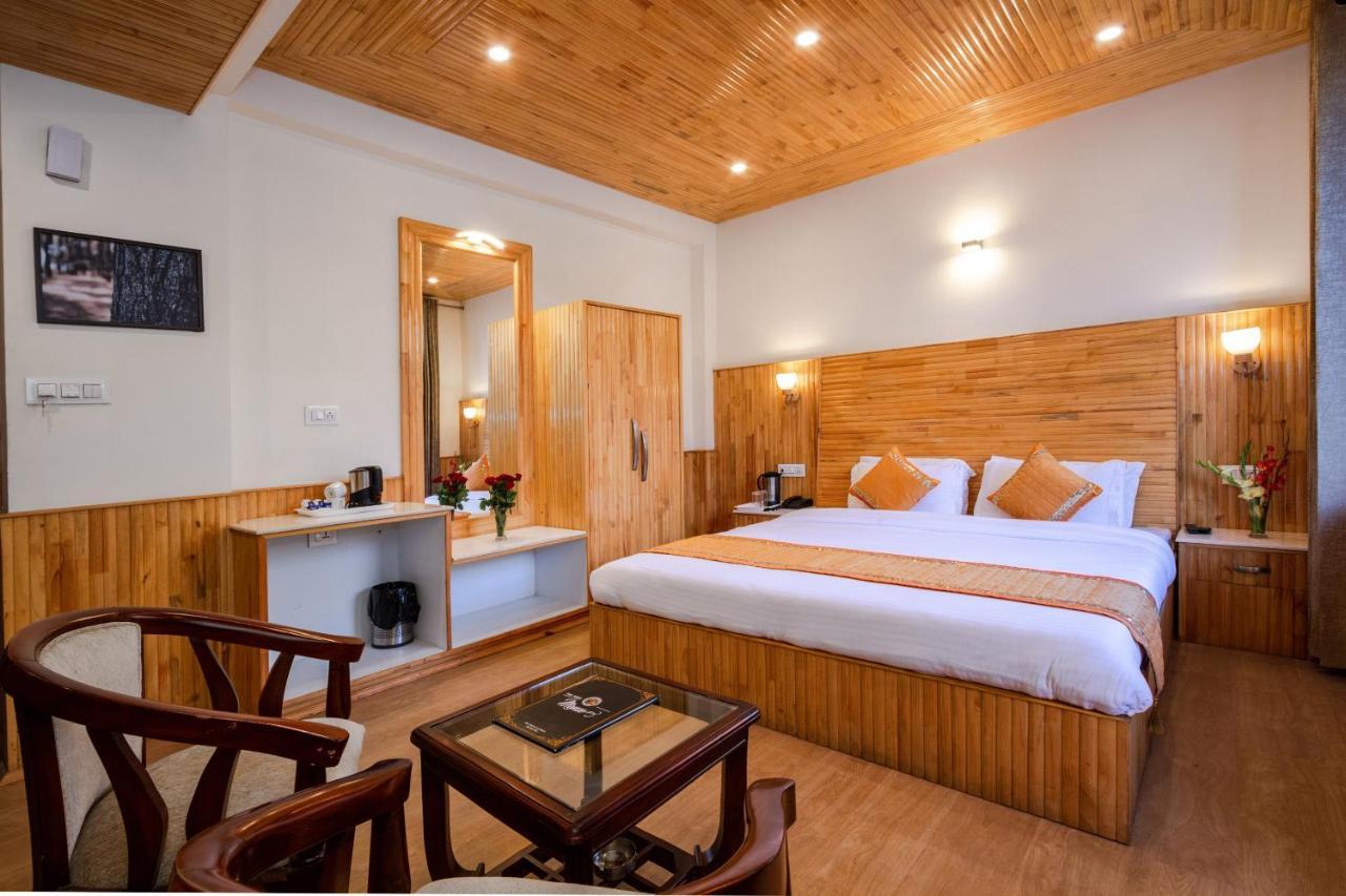Hôtel Vaibhav Regency à Manāli Extérieur photo