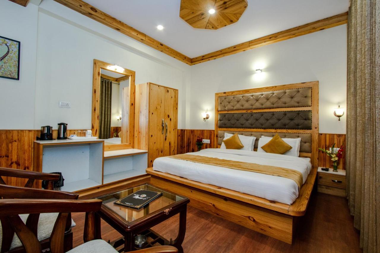Hôtel Vaibhav Regency à Manāli Extérieur photo