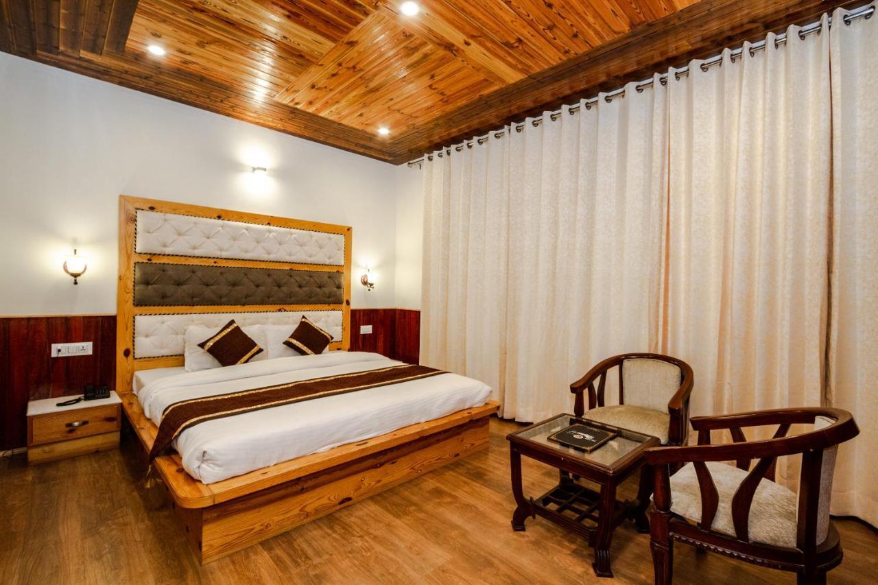 Hôtel Vaibhav Regency à Manāli Extérieur photo