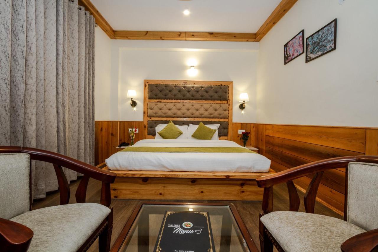 Hôtel Vaibhav Regency à Manāli Extérieur photo