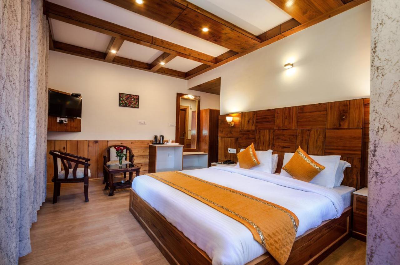 Hôtel Vaibhav Regency à Manāli Extérieur photo